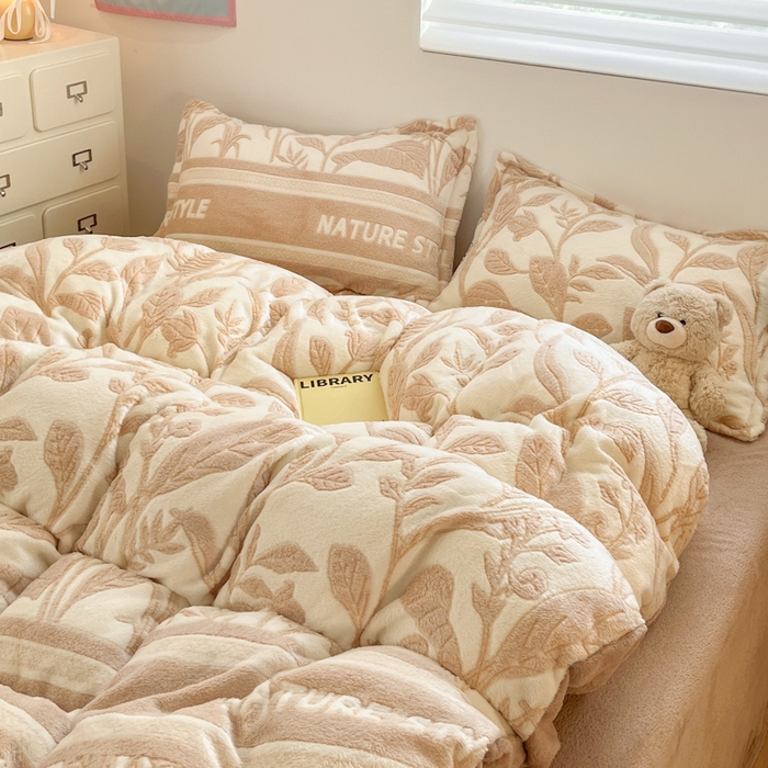 91家纺网 家纺一手货源 找家纺 川悦生活 2025新款立体雪花绒印花大床四件套系列二场景一 月桂-浅咖