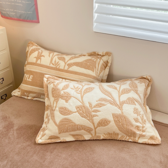 91家纺网 家纺一手货源 找家纺 川悦生活 2025新款立体雪花绒印花大床四件套系列二场景一 月桂-浅咖