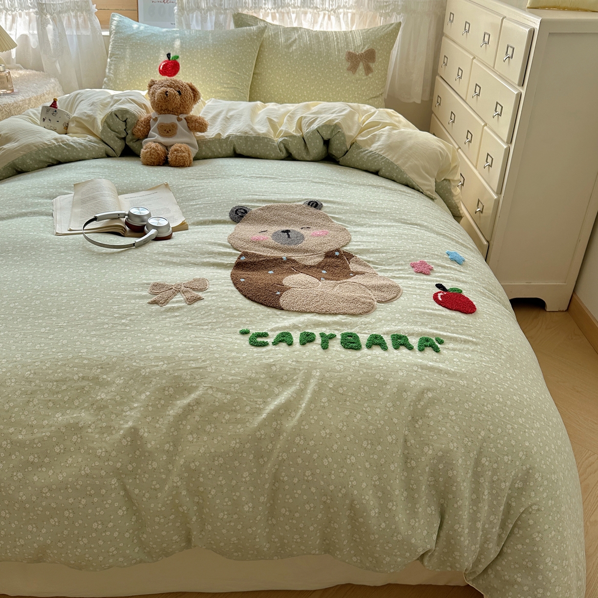 91家纺网 家纺一手货源 找家纺 盼季家纺 2025年A类毛巾绣水洗棉床上用品四件套学生宿舍床单被套三件套（含买家秀） 毛巾绣-懒懒熊