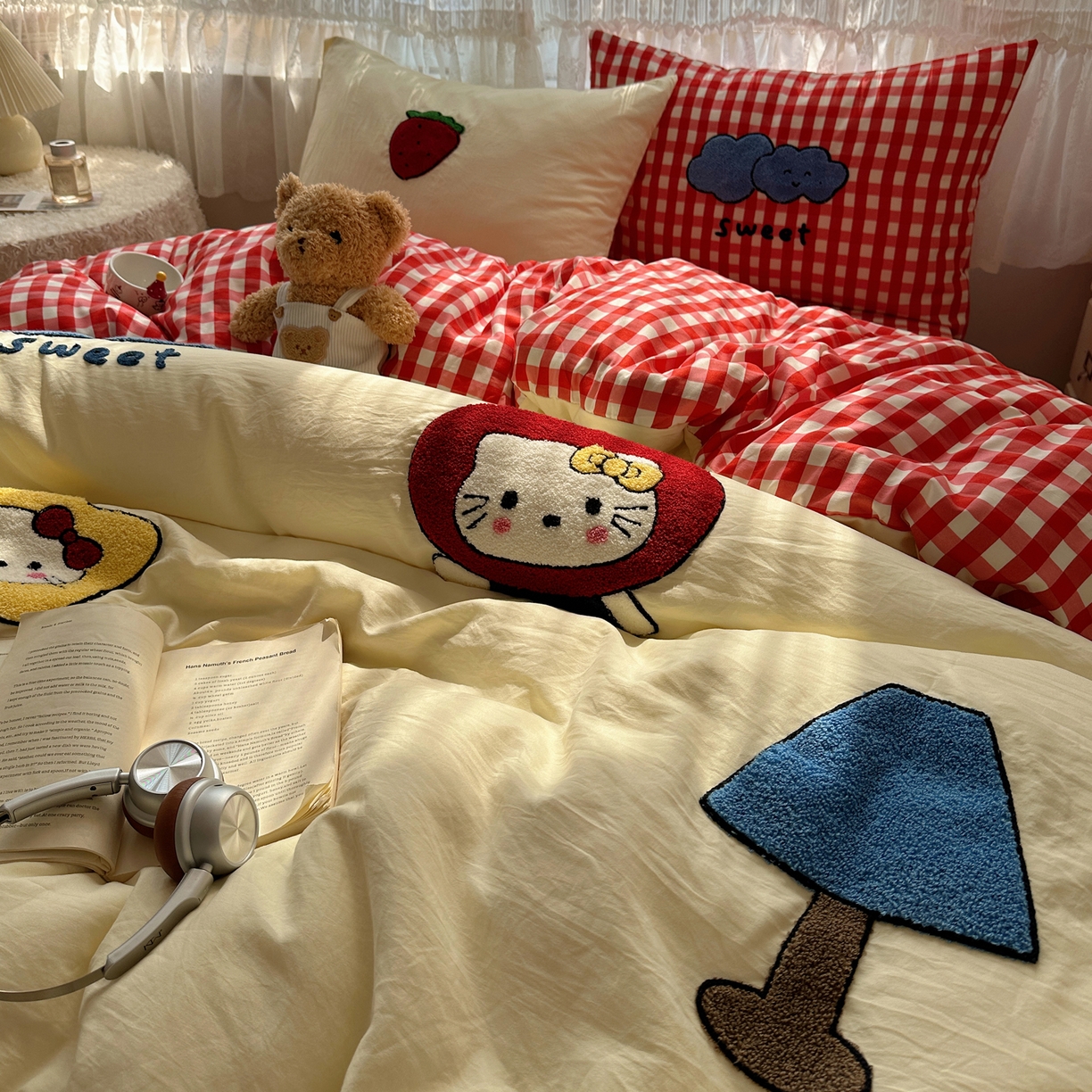 91家纺网 家纺一手货源 找家纺 盼季家纺 2025年A类毛巾绣水洗棉床上用品四件套学生宿舍床单被套三件套（含买家秀） 毛巾绣-红格子kk猫