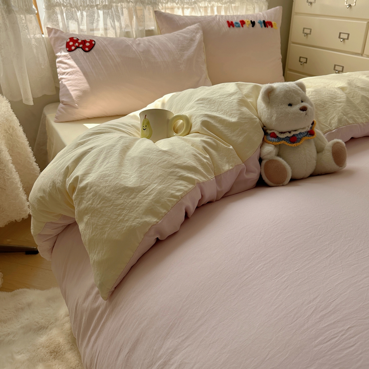 91家纺网 家纺一手货源 找家纺 盼季家纺 2025年A类毛巾绣水洗棉床上用品四件套学生宿舍床单被套三件套（含买家秀） 毛巾绣-小兔蝴蝶结