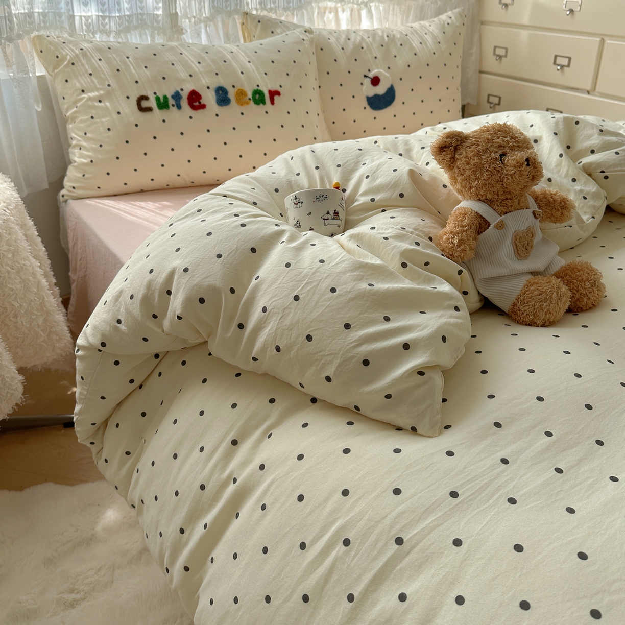 91家纺网 家纺一手货源 找家纺 盼季家纺 2025年A类毛巾绣水洗棉床上用品四件套学生宿舍床单被套三件套（含买家秀） 毛巾绣-波点塔塔