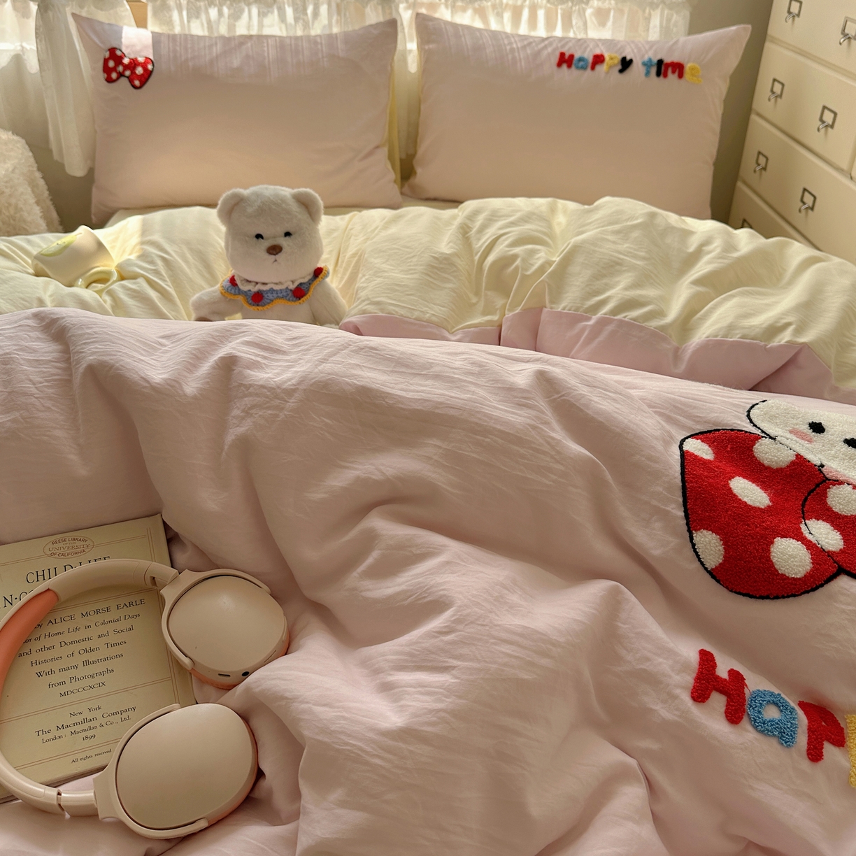 91家纺网 家纺一手货源 找家纺 盼季家纺 2025年A类毛巾绣水洗棉床上用品四件套学生宿舍床单被套三件套（含买家秀） 毛巾绣-小兔蝴蝶结