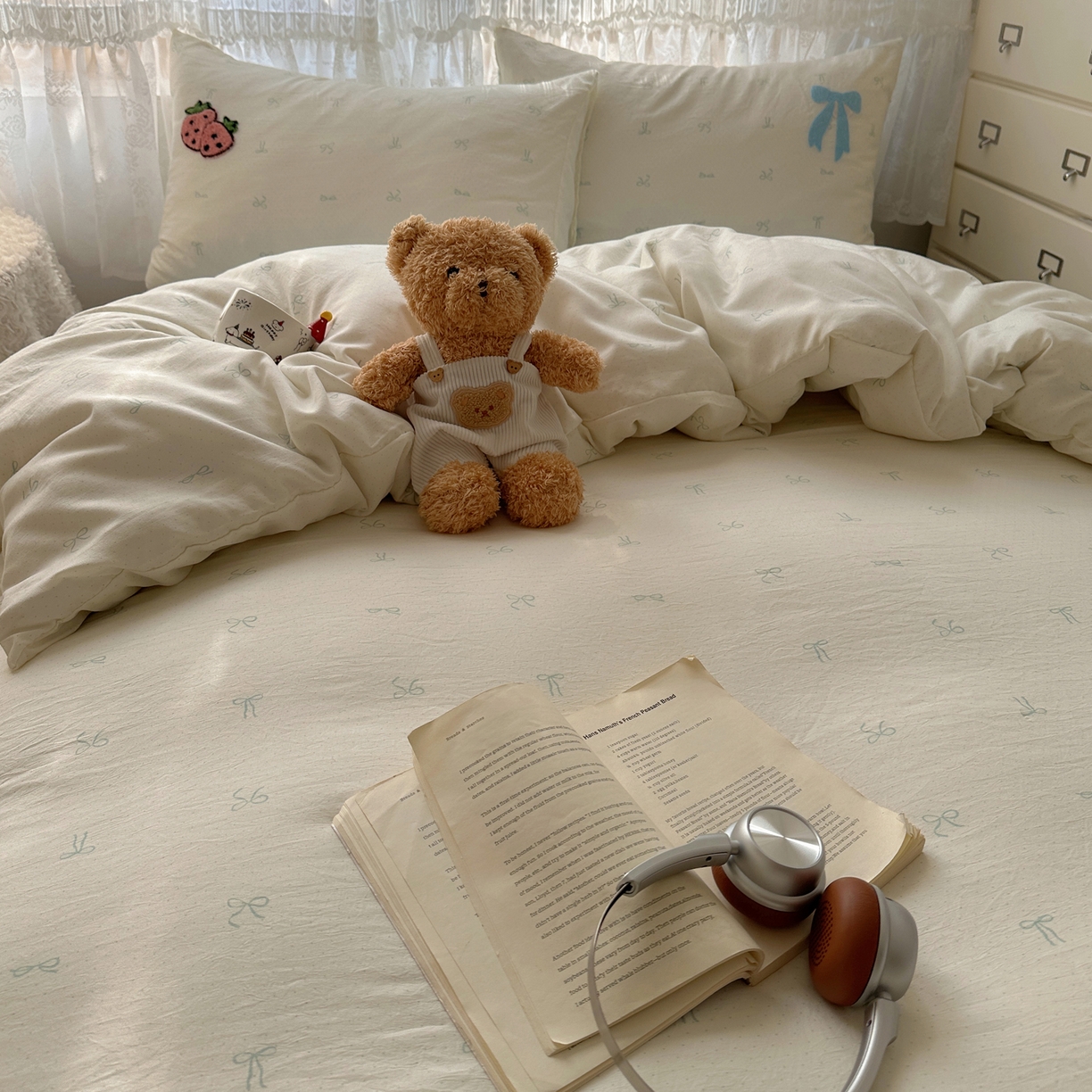 91家纺网 家纺一手货源 找家纺 盼季家纺 2025年A类毛巾绣水洗棉床上用品四件套学生宿舍床单被套三件套（含买家秀） 毛巾绣-打喷嚏的bear