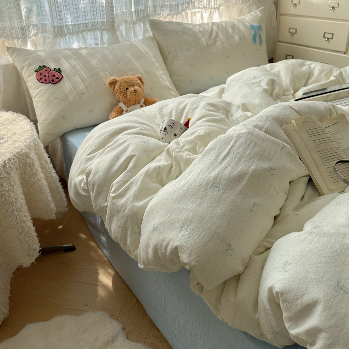 91家纺网 家纺一手货源 找家纺 盼季家纺 2025年A类毛巾绣水洗棉床上用品四件套学生宿舍床单被套三件套（含买家秀） 毛巾绣-打喷嚏的bear