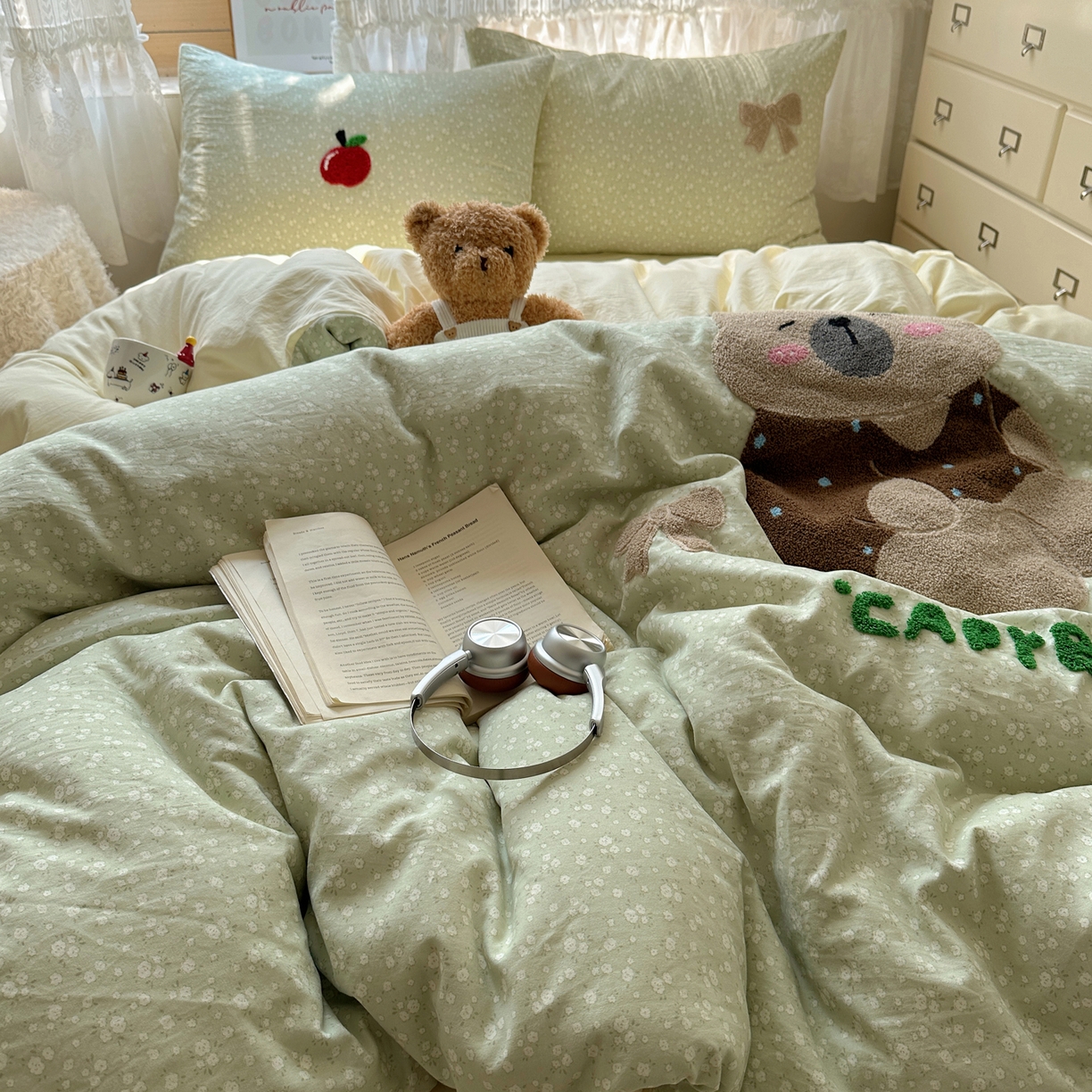 91家纺网 家纺一手货源 找家纺 盼季家纺 2025年A类毛巾绣水洗棉床上用品四件套学生宿舍床单被套三件套（含买家秀） 毛巾绣-懒懒熊