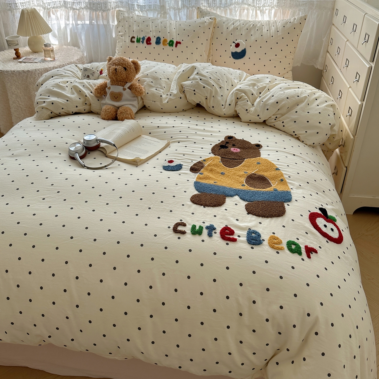 91家纺网 家纺一手货源 找家纺 盼季家纺 2025年A类毛巾绣水洗棉床上用品四件套学生宿舍床单被套三件套（含买家秀） 毛巾绣-波点塔塔