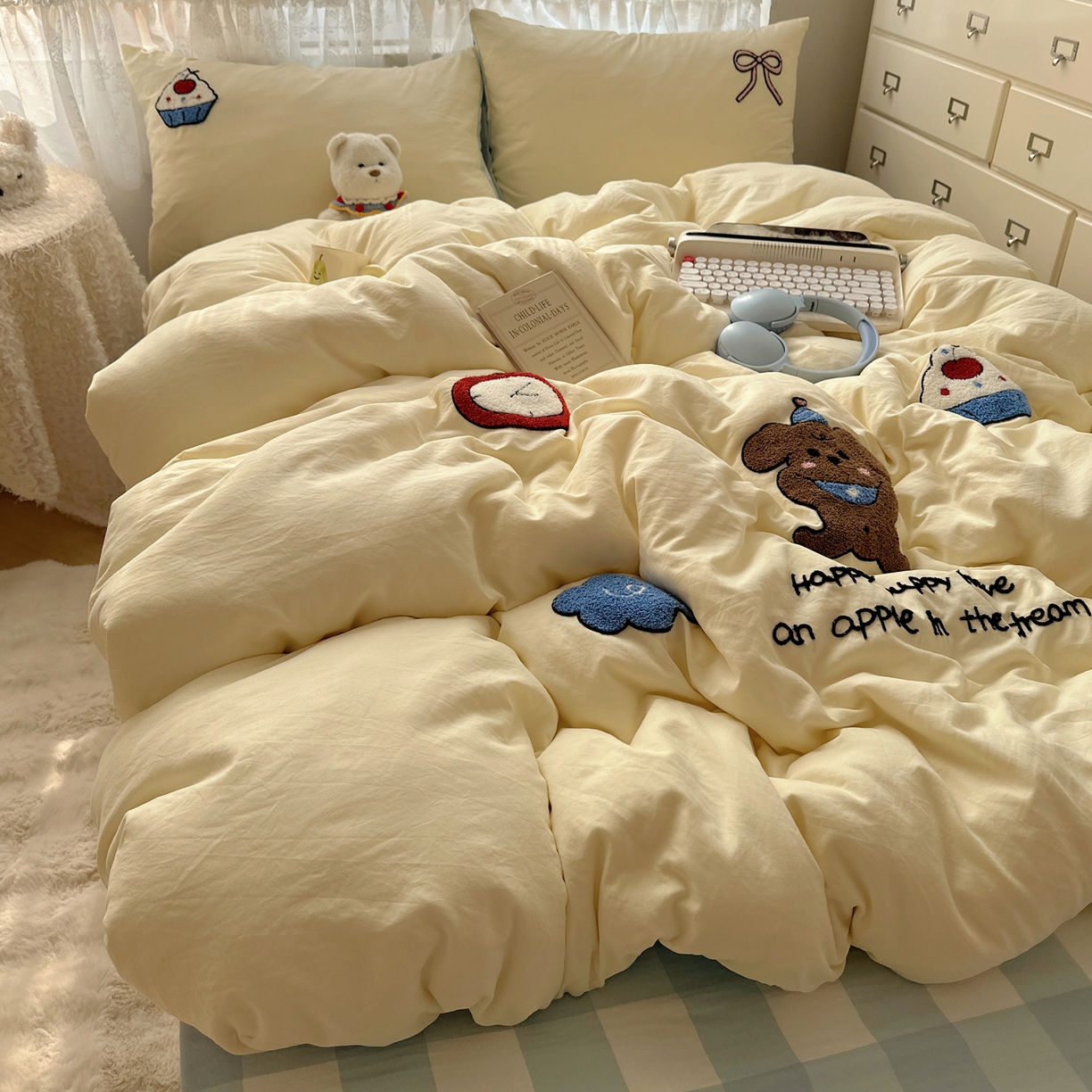 91家纺网 家纺一手货源 找家纺 盼季家纺 2025年A类毛巾绣水洗棉床上用品四件套学生宿舍床单被套三件套（含买家秀） 毛巾绣-蓝格丝带酱