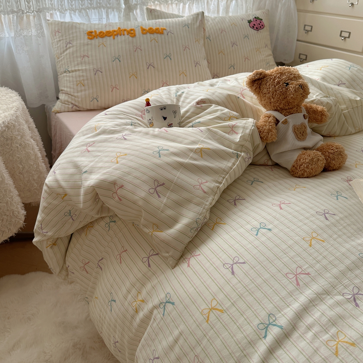 91家纺网 家纺一手货源 找家纺 盼季家纺 2025年A类毛巾绣水洗棉床上用品四件套学生宿舍床单被套三件套（含买家秀） 毛巾绣-躺平小熊