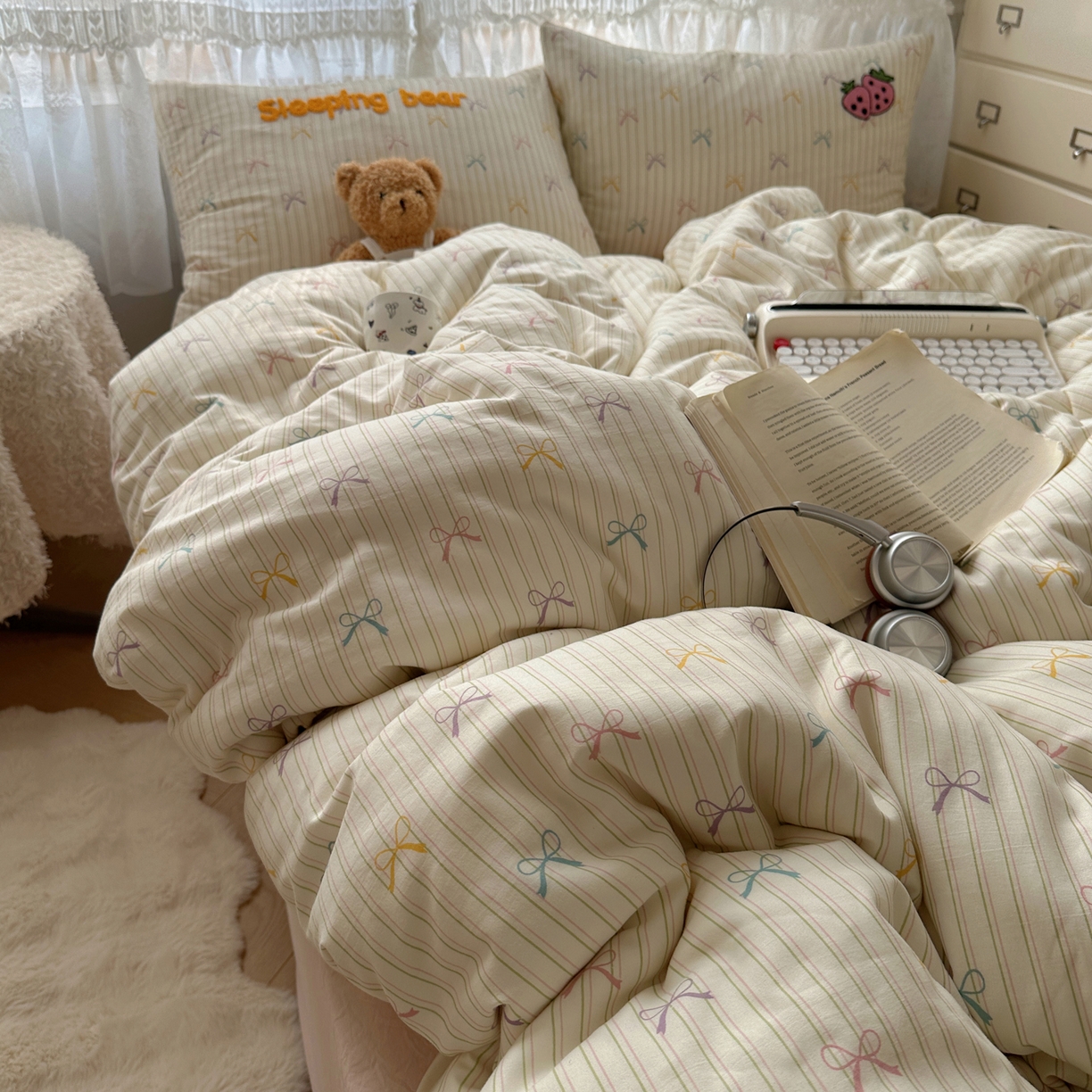 91家纺网 家纺一手货源 找家纺 盼季家纺 2025年A类毛巾绣水洗棉床上用品四件套学生宿舍床单被套三件套（含买家秀） 毛巾绣-躺平小熊