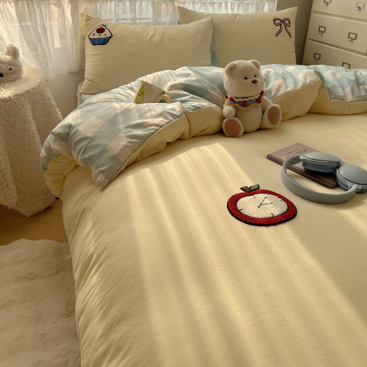 91家纺网 家纺一手货源 找家纺 盼季家纺 2025年A类毛巾绣水洗棉床上用品四件套学生宿舍床单被套三件套（含买家秀） 毛巾绣-蓝格丝带酱