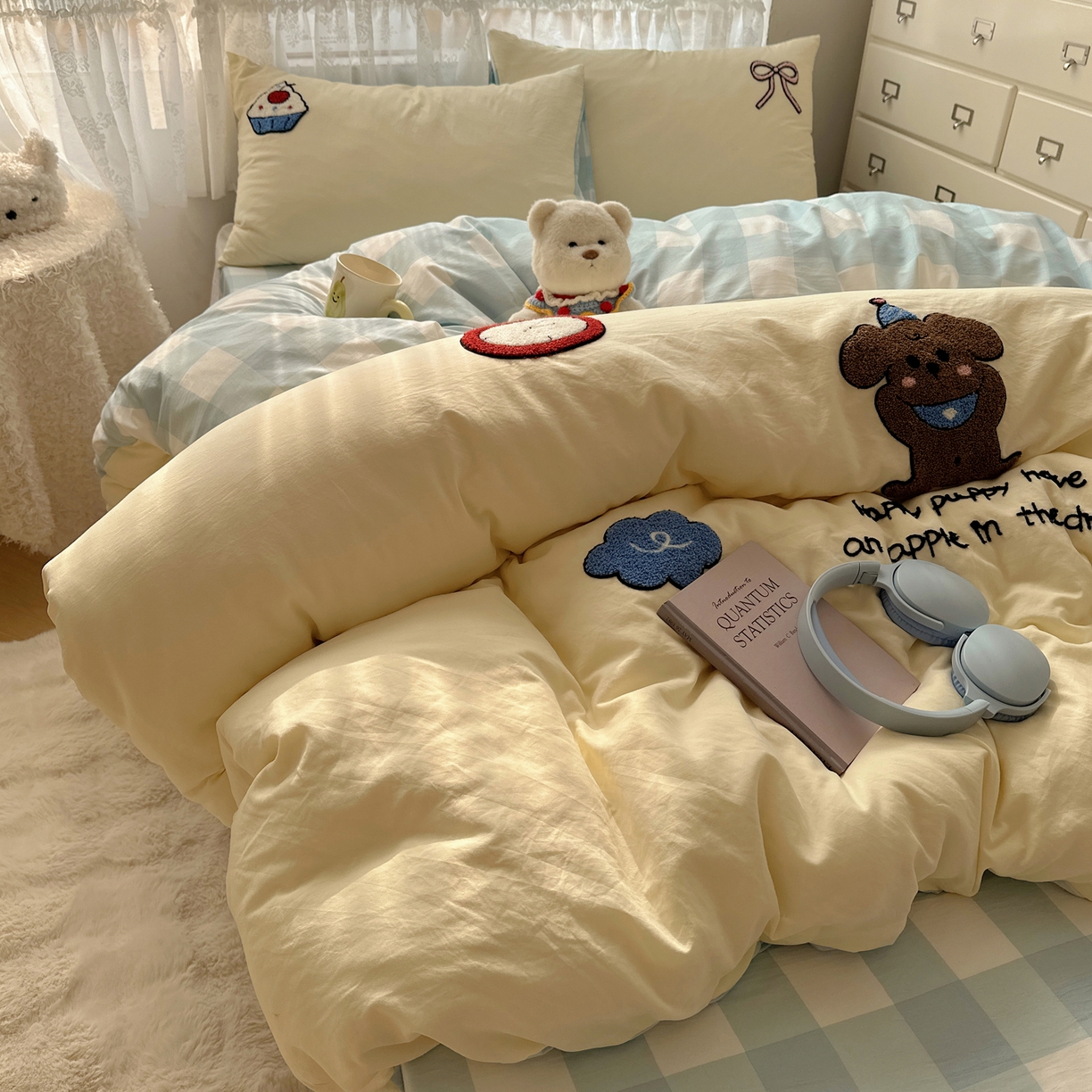 91家纺网 家纺一手货源 找家纺 盼季家纺 2025年A类毛巾绣水洗棉床上用品四件套学生宿舍床单被套三件套（含买家秀） 毛巾绣-蓝格丝带酱