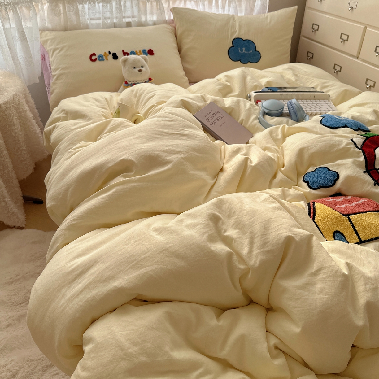 91家纺网 家纺一手货源 找家纺 盼季家纺 2025年A类毛巾绣水洗棉床上用品四件套学生宿舍床单被套三件套（含买家秀） 毛巾绣-KK猫的房子