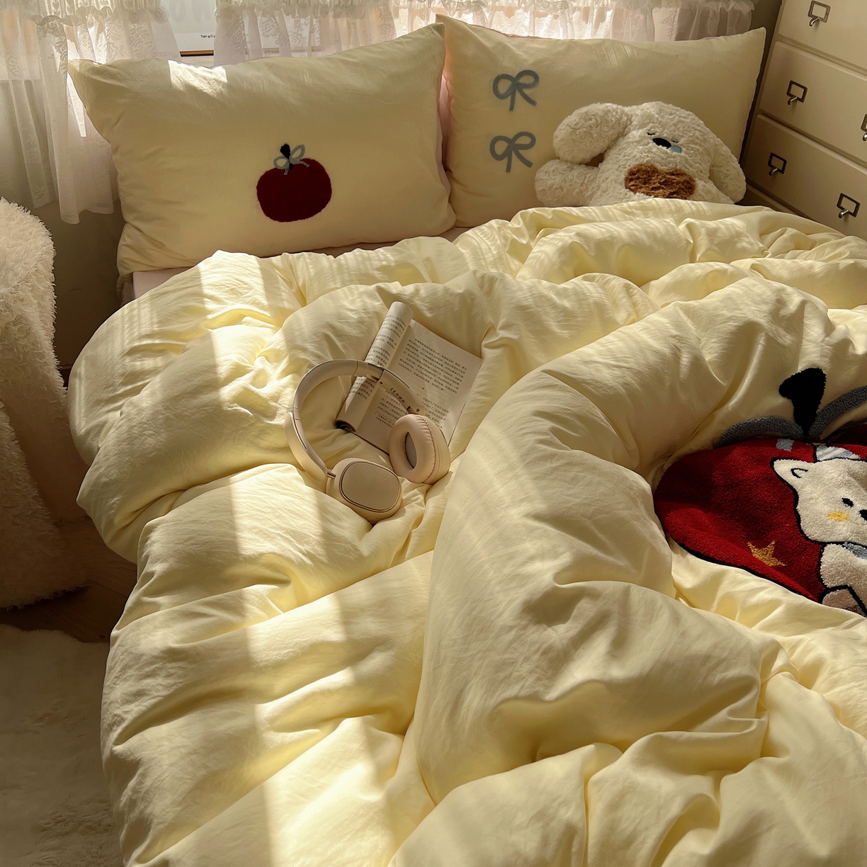 91家纺网 家纺一手货源 找家纺 盼季家纺 2025年A类毛巾绣水洗棉床上用品四件套学生宿舍床单被套三件套（含买家秀） 毛巾绣-丝带苹果汪汪