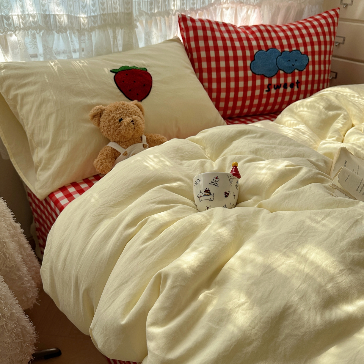 91家纺网 家纺一手货源 找家纺 盼季家纺 2025年A类毛巾绣水洗棉床上用品四件套学生宿舍床单被套三件套（含买家秀） 毛巾绣-红格子kk猫