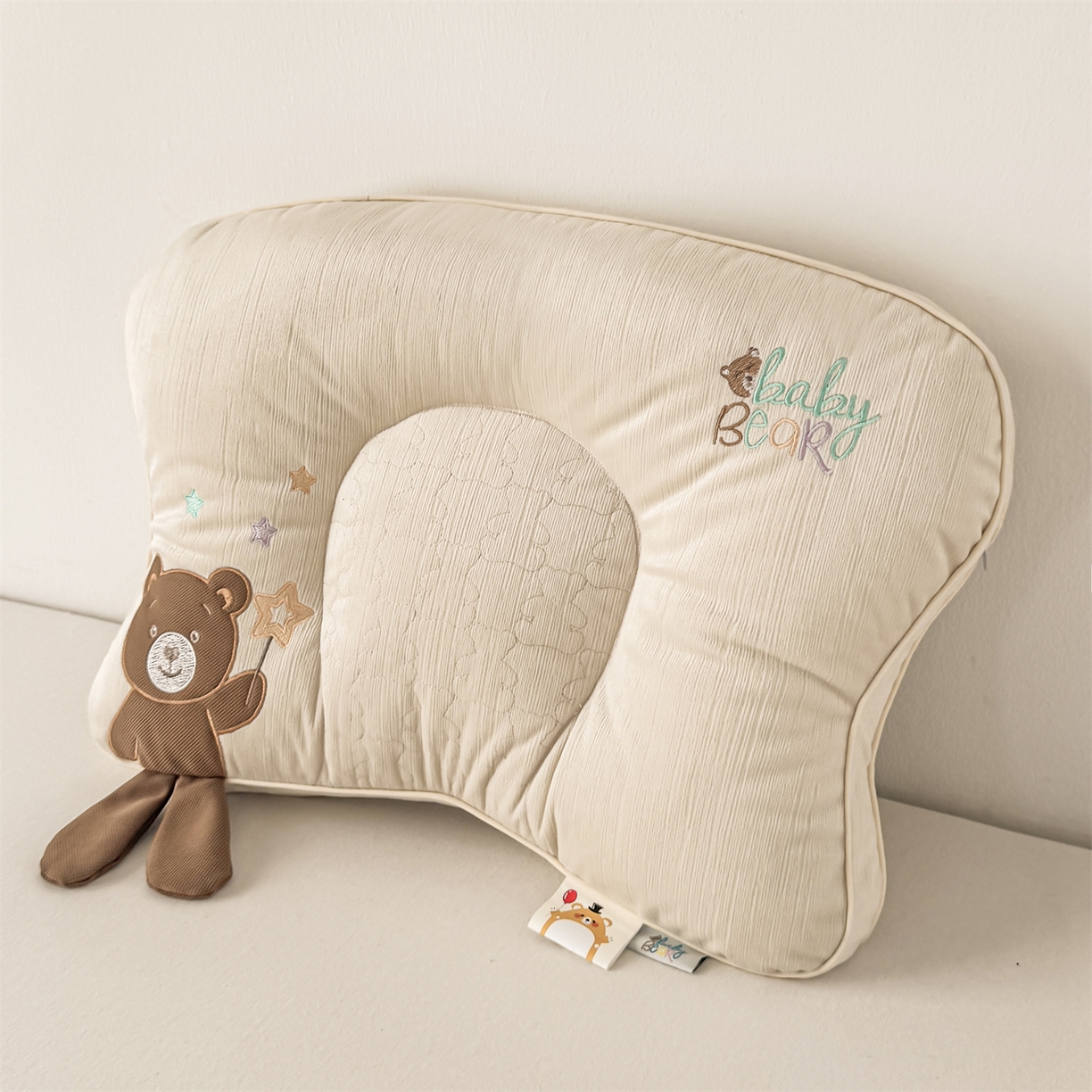 91家纺网 家纺一手货源 找家纺 （总）麦肯锡 2025新款奶糖熊安抚儿童枕枕头枕芯