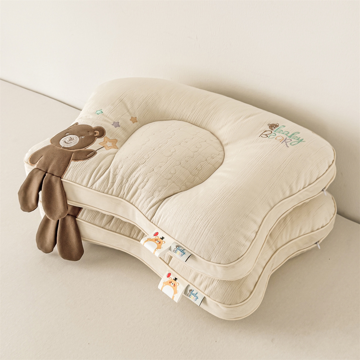 91家纺网 家纺一手货源 找家纺 （总）麦肯锡 2025新款奶糖熊安抚儿童枕枕头枕芯