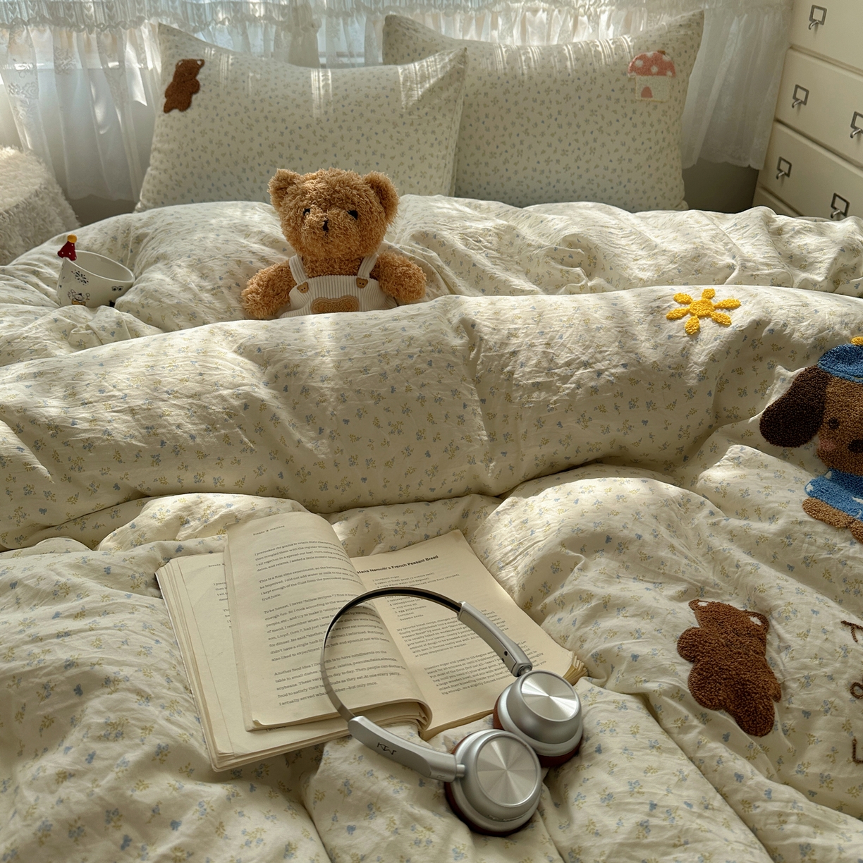 91家纺网 家纺一手货源 找家纺 盼季家纺 2025年A类毛巾绣水洗棉床上用品四件套学生宿舍床单被套三件套（含买家秀） 毛巾绣-汪汪花园狗