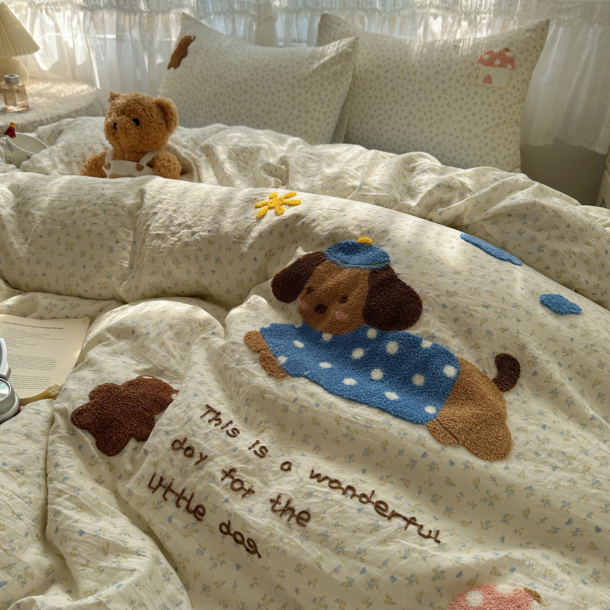 91家纺网 家纺一手货源 找家纺 盼季家纺 2025年A类毛巾绣水洗棉床上用品四件套学生宿舍床单被套三件套（含买家秀） 毛巾绣-汪汪花园狗