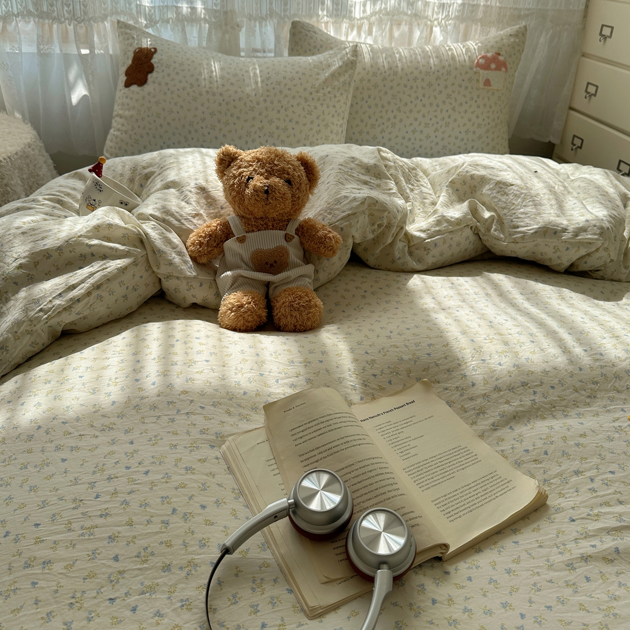 91家纺网 家纺一手货源 找家纺 盼季家纺 2025年A类毛巾绣水洗棉床上用品四件套学生宿舍床单被套三件套（含买家秀） 毛巾绣-汪汪花园狗