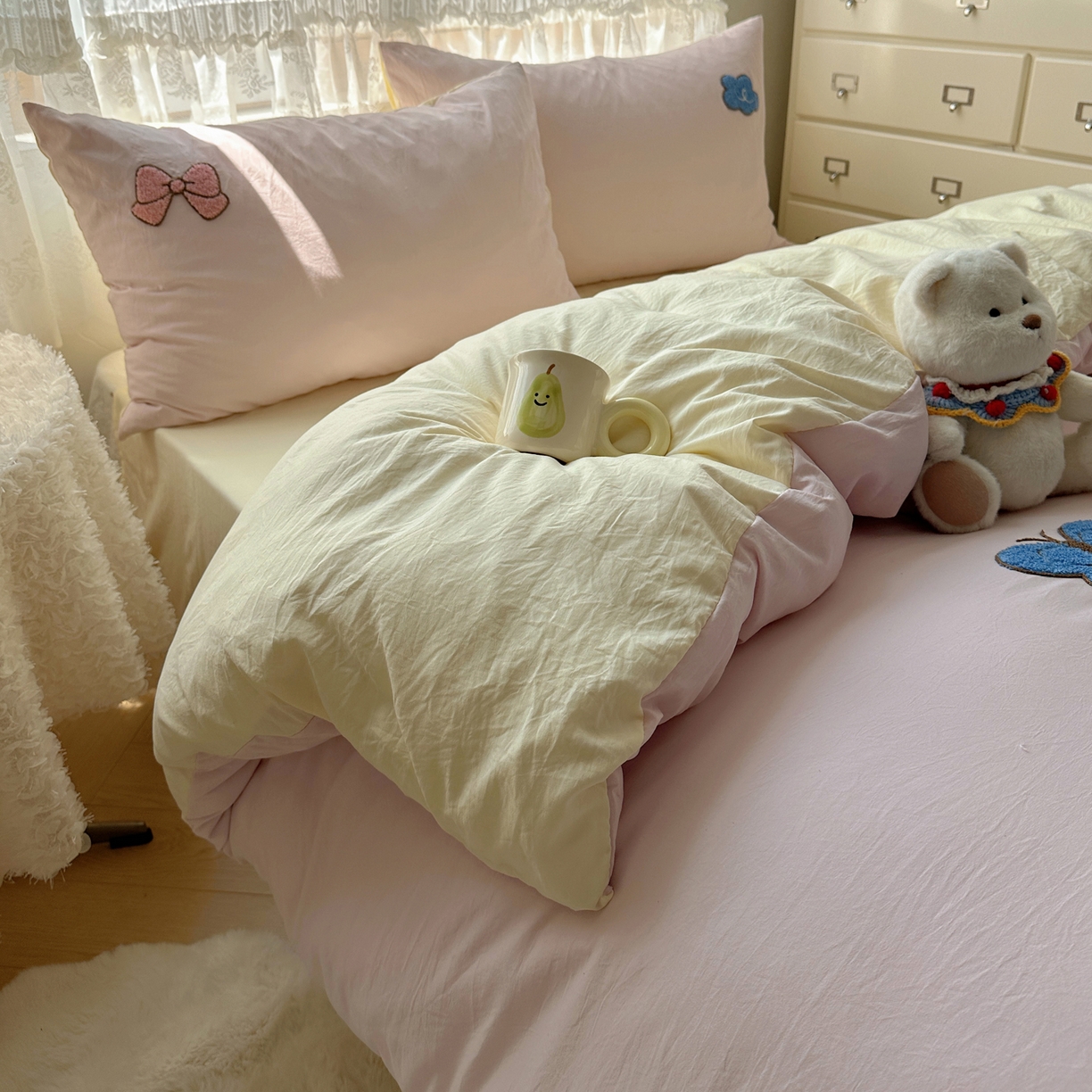 91家纺网 家纺一手货源 找家纺 盼季家纺 2025年A类毛巾绣水洗棉床上用品四件套学生宿舍床单被套三件套（含买家秀） 毛巾绣-小狗的家园