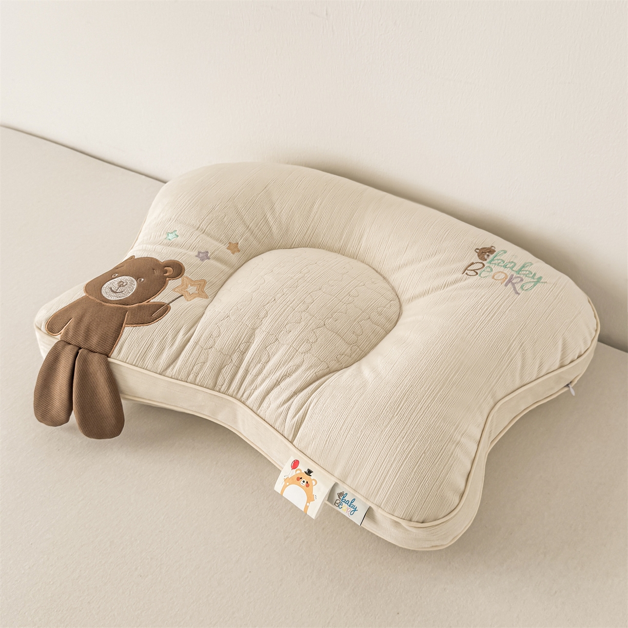 91家纺网 家纺一手货源 找家纺 麦肯锡 2025新款奶糖熊安抚儿童枕枕头枕芯 浅咖色