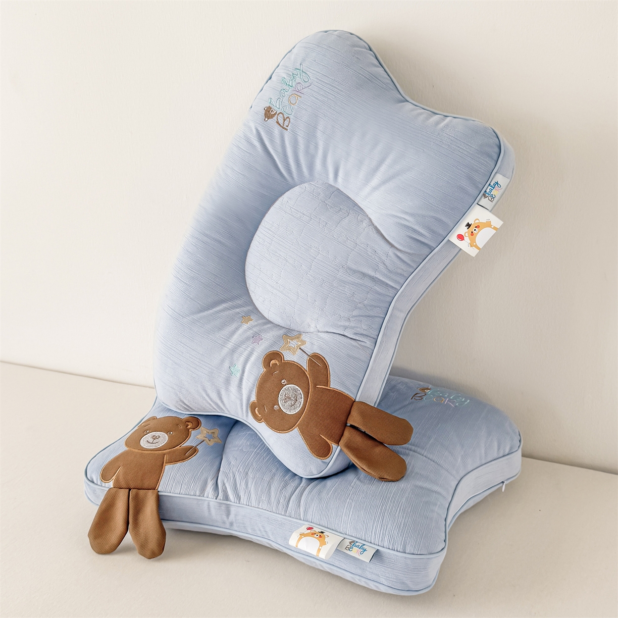 91家纺网 家纺一手货源 找家纺 麦肯锡 2025新款奶糖熊安抚儿童枕枕头枕芯 俏皮蓝