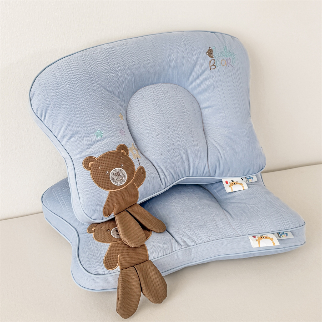 91家纺网 家纺一手货源 找家纺 麦肯锡 2025新款奶糖熊安抚儿童枕枕头枕芯 俏皮蓝