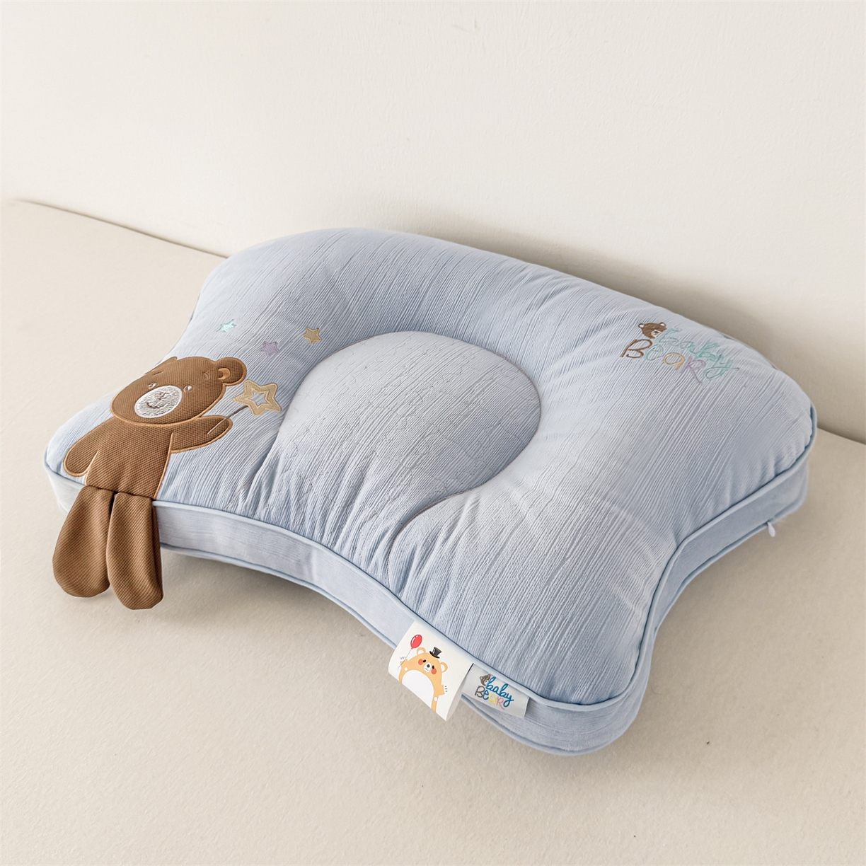 91家纺网 家纺一手货源 找家纺 麦肯锡 2025新款奶糖熊安抚儿童枕枕头枕芯 俏皮蓝