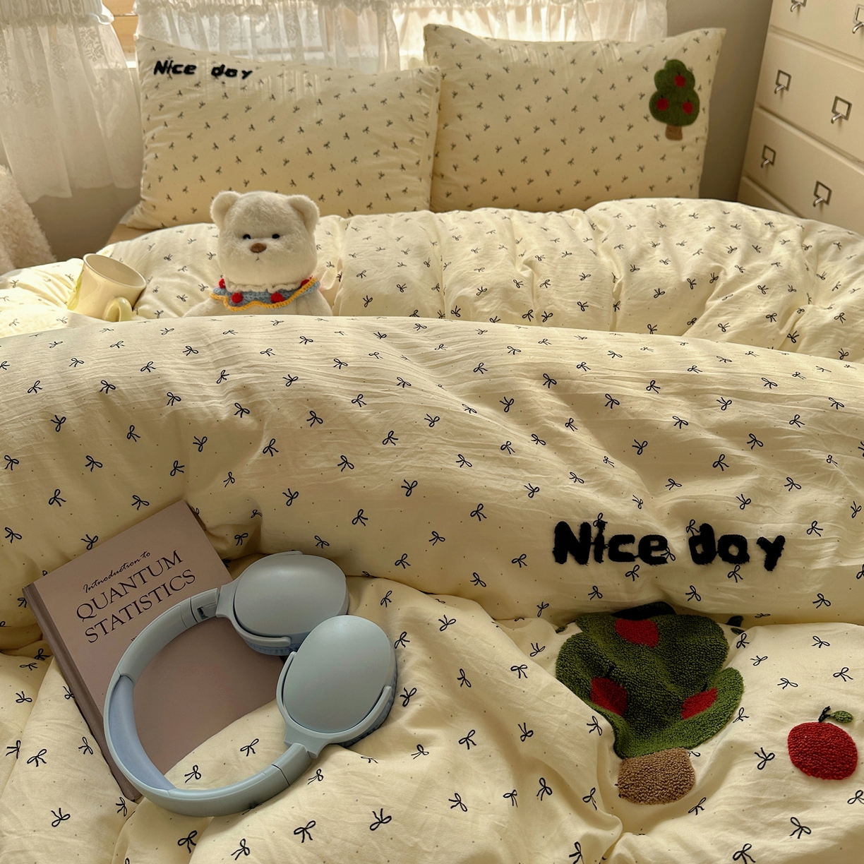 91家纺网 家纺一手货源 找家纺 盼季家纺 2025年A类毛巾绣水洗棉床上用品四件套学生宿舍床单被套三件套（含买家秀） 毛巾绣-滑板小熊