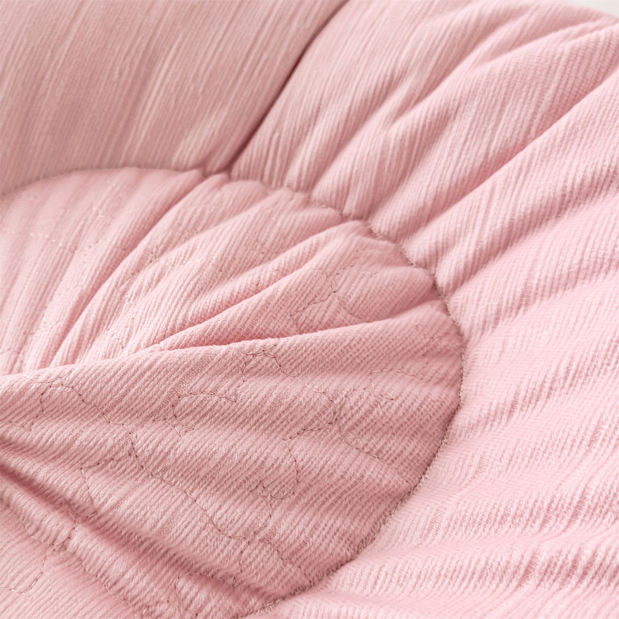 91家纺网 家纺一手货源 找家纺 麦肯锡 2025新款奶糖熊安抚儿童枕枕头枕芯 甜心粉