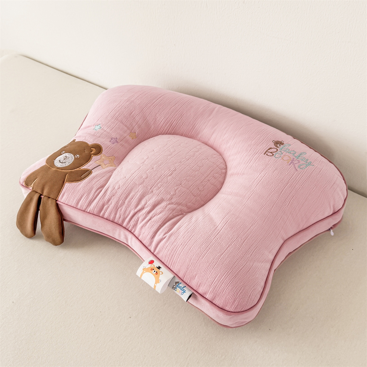 91家纺网 家纺一手货源 找家纺 麦肯锡 2025新款奶糖熊安抚儿童枕枕头枕芯 甜心粉