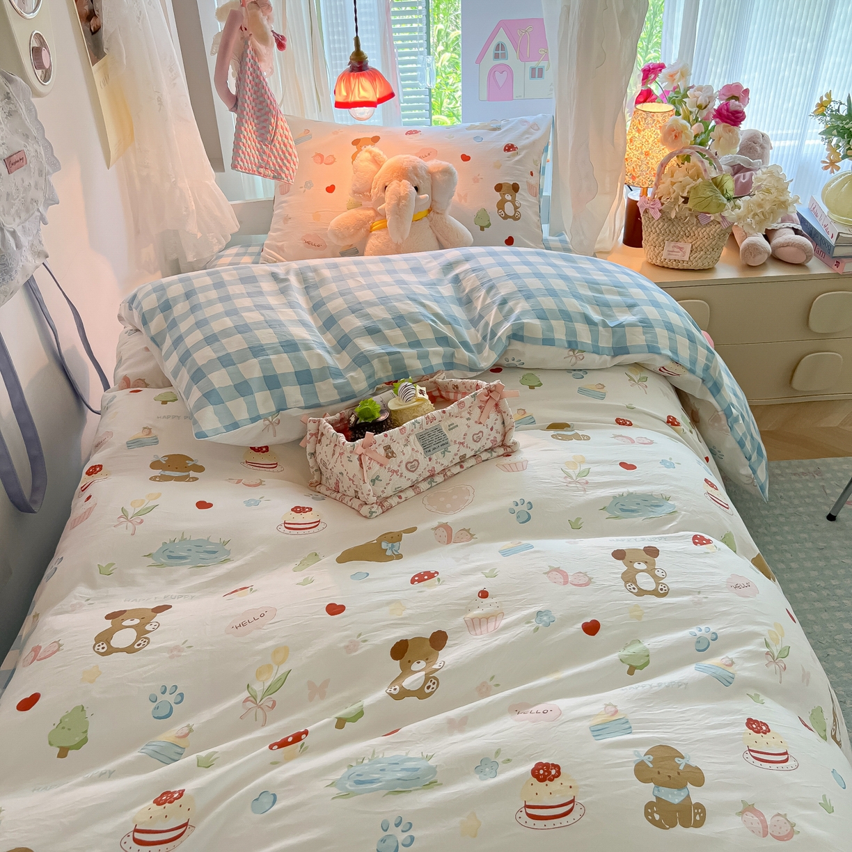 91家纺网 家纺一手货源 找家纺 盼季家纺 2025新款奶油风小清新学生宿舍床上三件套寝室上下铺床单被套床笠三件套 简单款-蓝格小熊酱