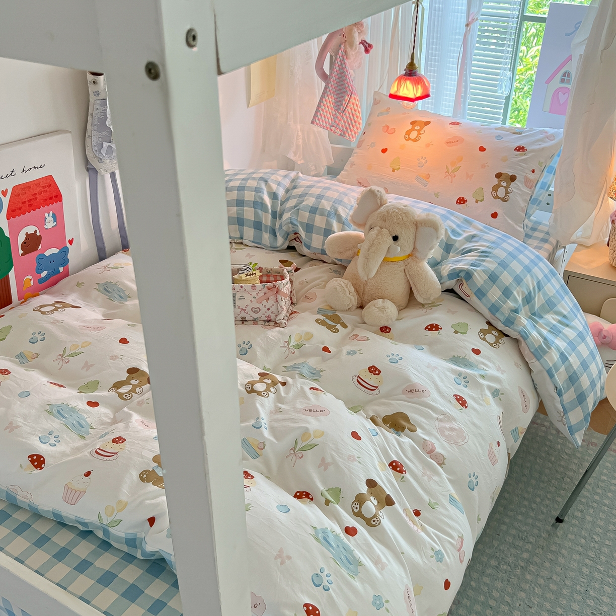 91家纺网 家纺一手货源 找家纺 盼季家纺 2025新款奶油风小清新学生宿舍床上三件套寝室上下铺床单被套床笠三件套 简单款-蓝格小熊酱