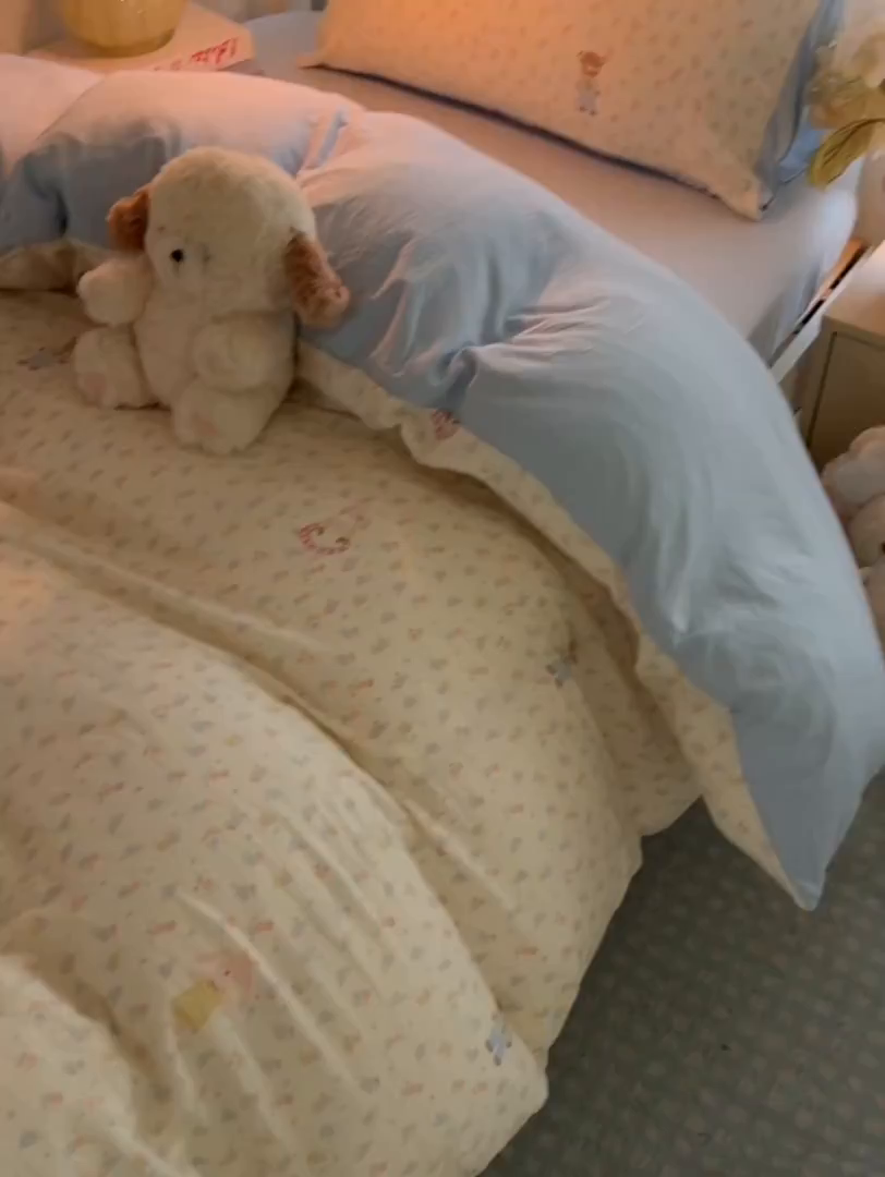 91家纺网 家纺一手货源 找家纺 盼季家纺 2025新款奶油风小清新学生宿舍床上三件套寝室上下铺床单被套床笠三件套 简单款-碎花萌萌熊