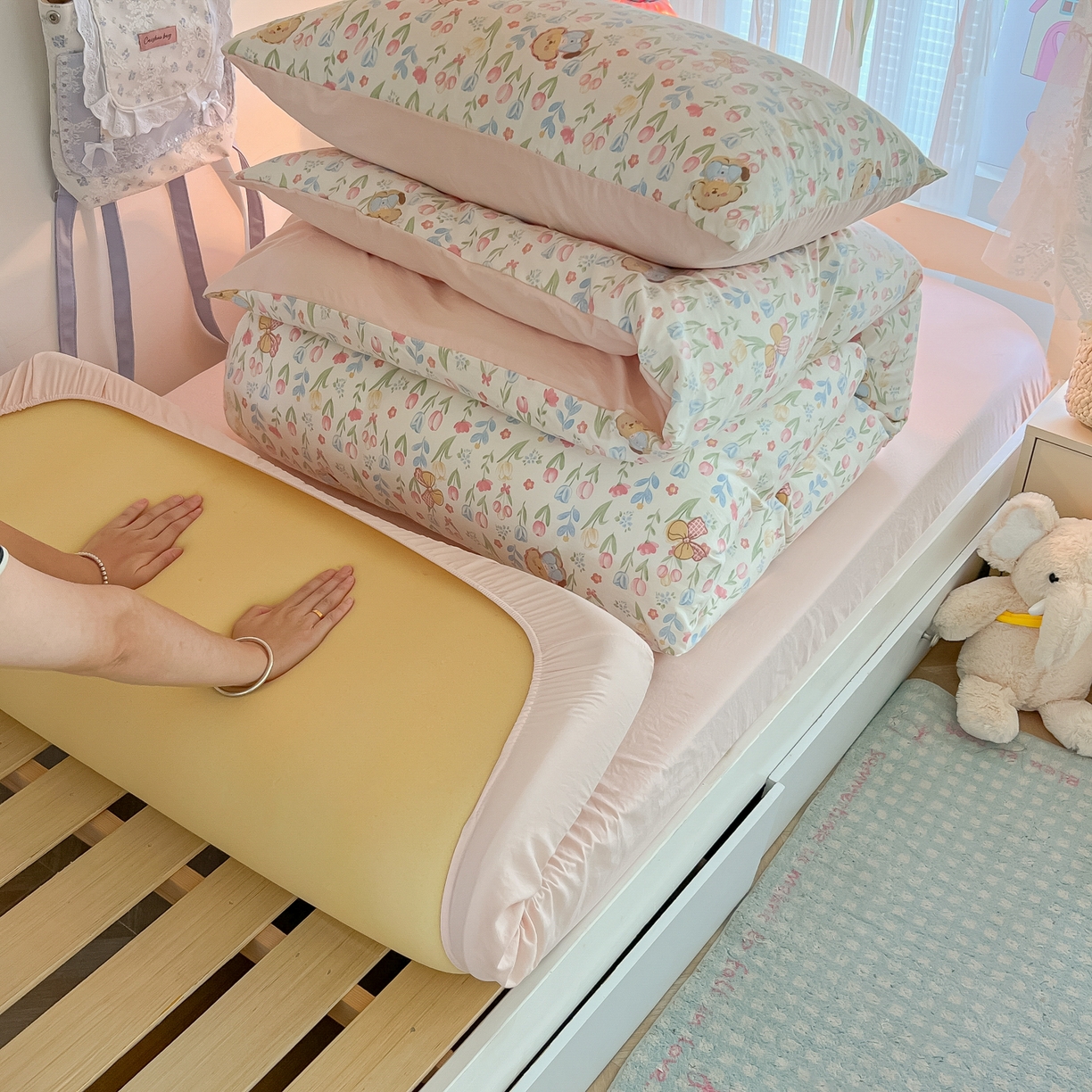 91家纺网 家纺一手货源 找家纺 盼季家纺 2025新款奶油风小清新学生宿舍床上三件套寝室上下铺床单被套床笠三件套 简单款-郁金香小狗