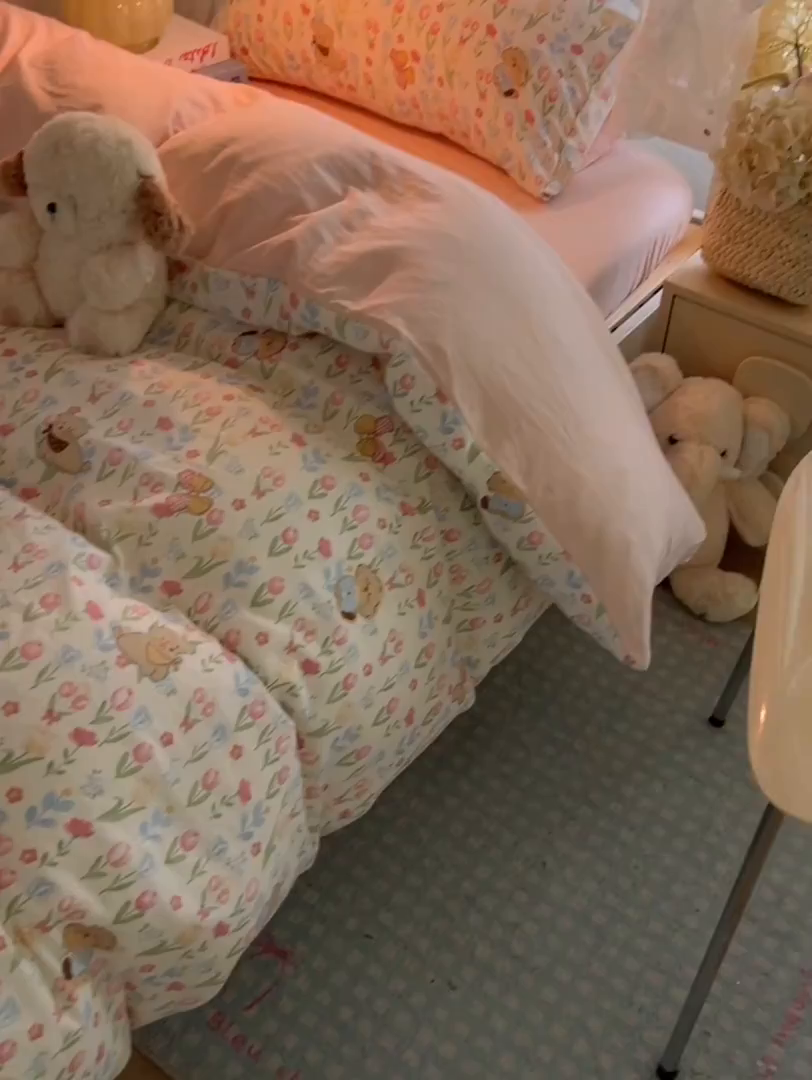 91家纺网 家纺一手货源 找家纺 盼季家纺 2025新款奶油风小清新学生宿舍床上三件套寝室上下铺床单被套床笠三件套 简单款-郁金香小狗