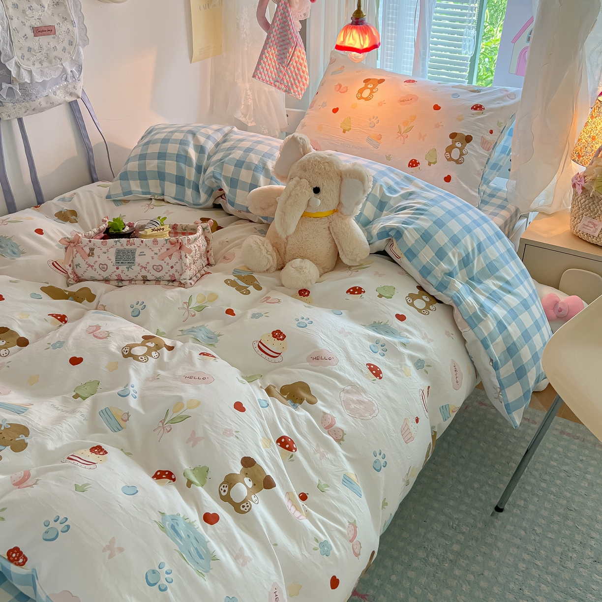 91家纺网 家纺一手货源 找家纺 盼季家纺 2025新款奶油风小清新学生宿舍床上三件套寝室上下铺床单被套床笠三件套 简单款-蓝格小熊酱