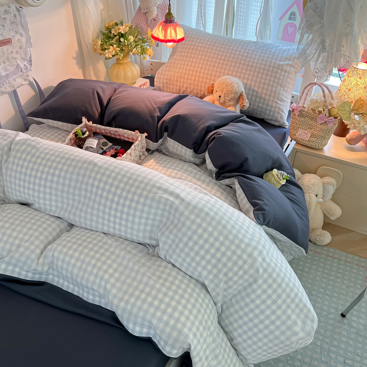 91家纺网 家纺一手货源 找家纺 盼季家纺 2025新款奶油风小清新学生宿舍床上三件套寝室上下铺床单被套床笠三件套 简单款-浅蓝格藏青