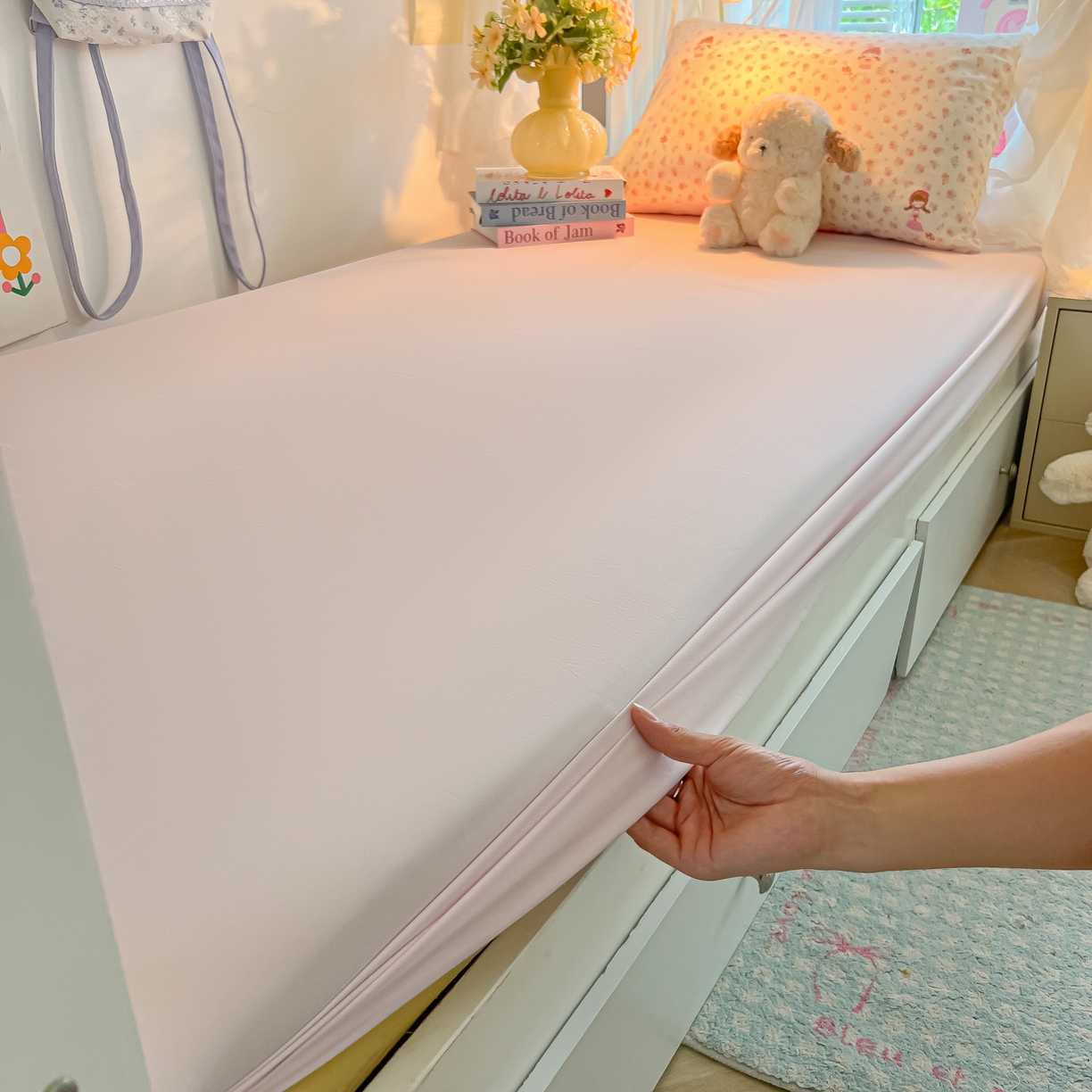 91家纺网 家纺一手货源 找家纺 盼季家纺 2025新款奶油风小清新学生宿舍床上三件套寝室上下铺床单被套床笠三件套 简单款-萌妹