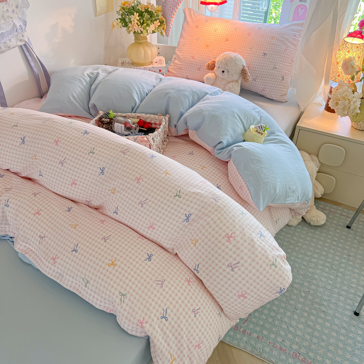 91家纺网 家纺一手货源 找家纺 盼季家纺 2025新款奶油风小清新学生宿舍床上三件套寝室上下铺床单被套床笠三件套 简单款-蝴蝶结粉格