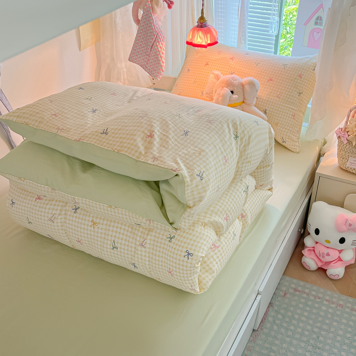 91家纺网 家纺一手货源 找家纺 盼季家纺 2025新款奶油风小清新学生宿舍床上三件套寝室上下铺床单被套床笠三件套 简单款-黄格蝴蝶结