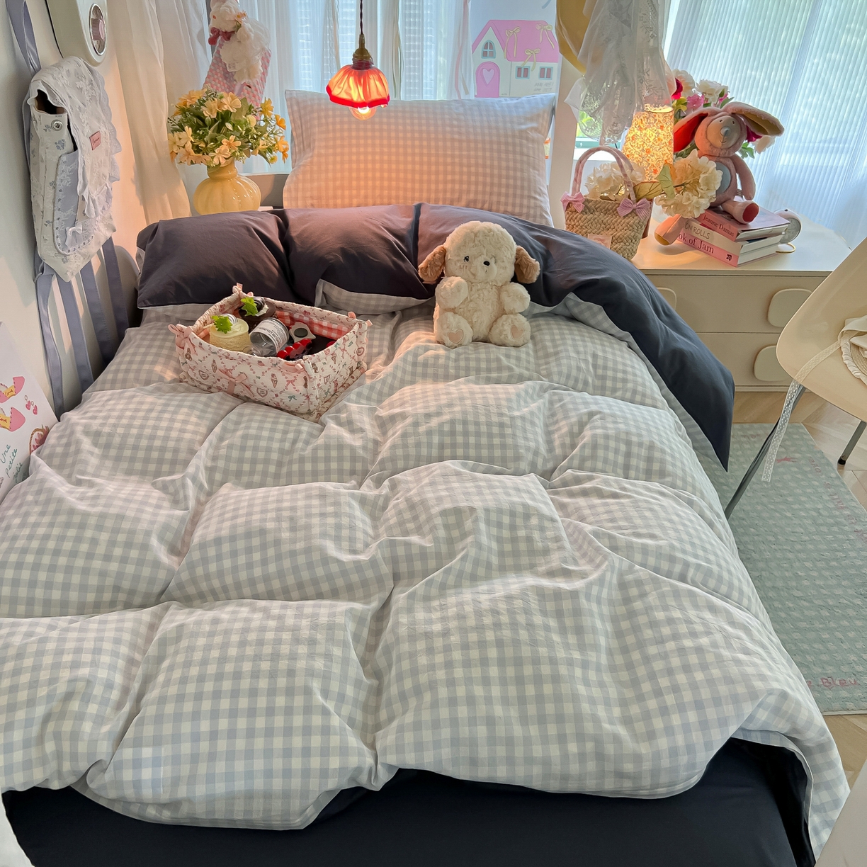 91家纺网 家纺一手货源 找家纺 盼季家纺 2025新款奶油风小清新学生宿舍床上三件套寝室上下铺床单被套床笠三件套 简单款-浅蓝格藏青