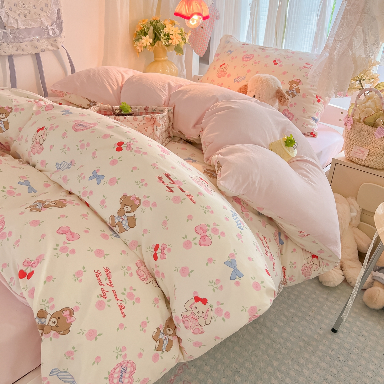 91家纺网 家纺一手货源 找家纺 盼季家纺 2025新款奶油风小清新学生宿舍床上三件套寝室上下铺床单被套床笠三件套 简单款-糖果小熊