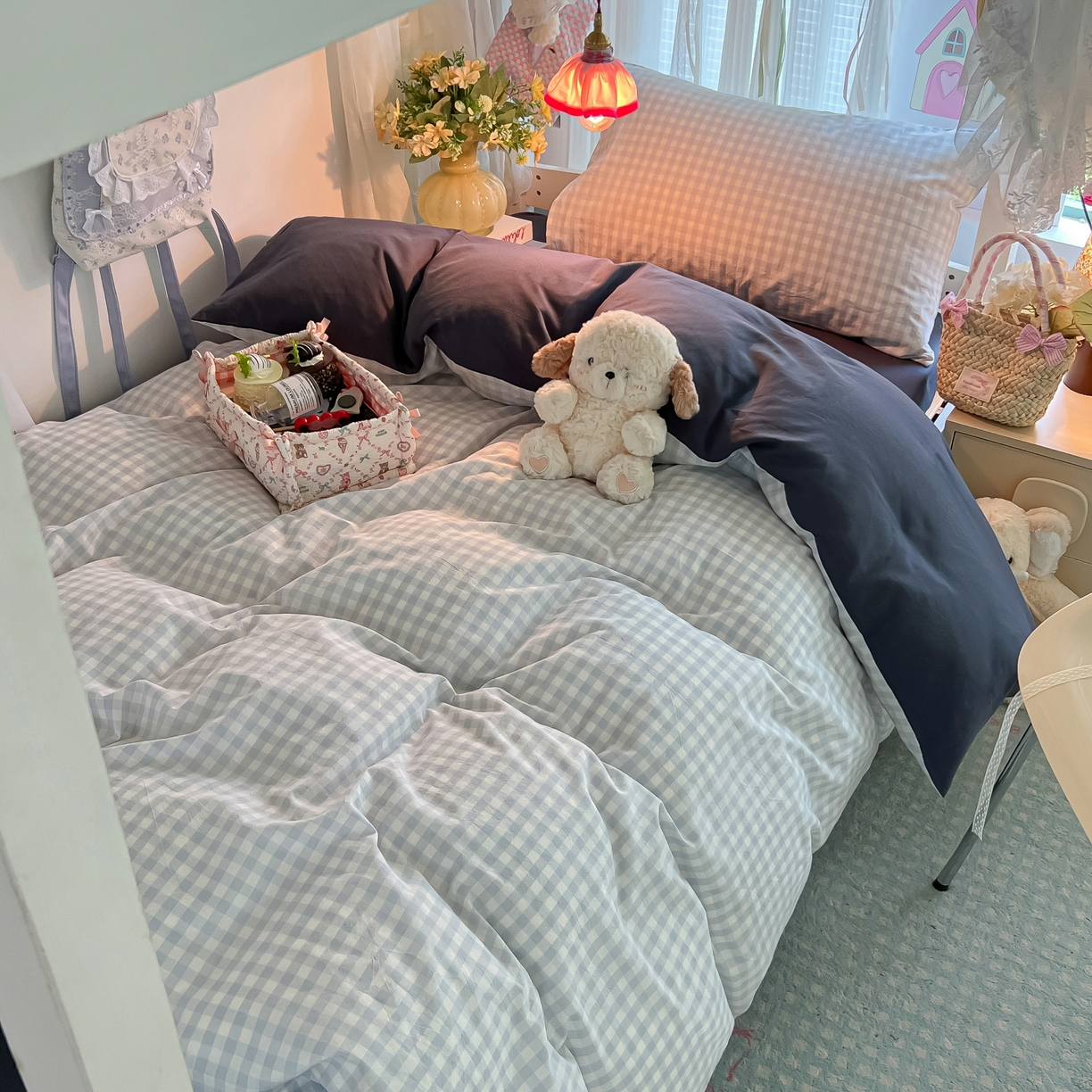 91家纺网 家纺一手货源 找家纺 盼季家纺 2025新款奶油风小清新学生宿舍床上三件套寝室上下铺床单被套床笠三件套 简单款-浅蓝格藏青