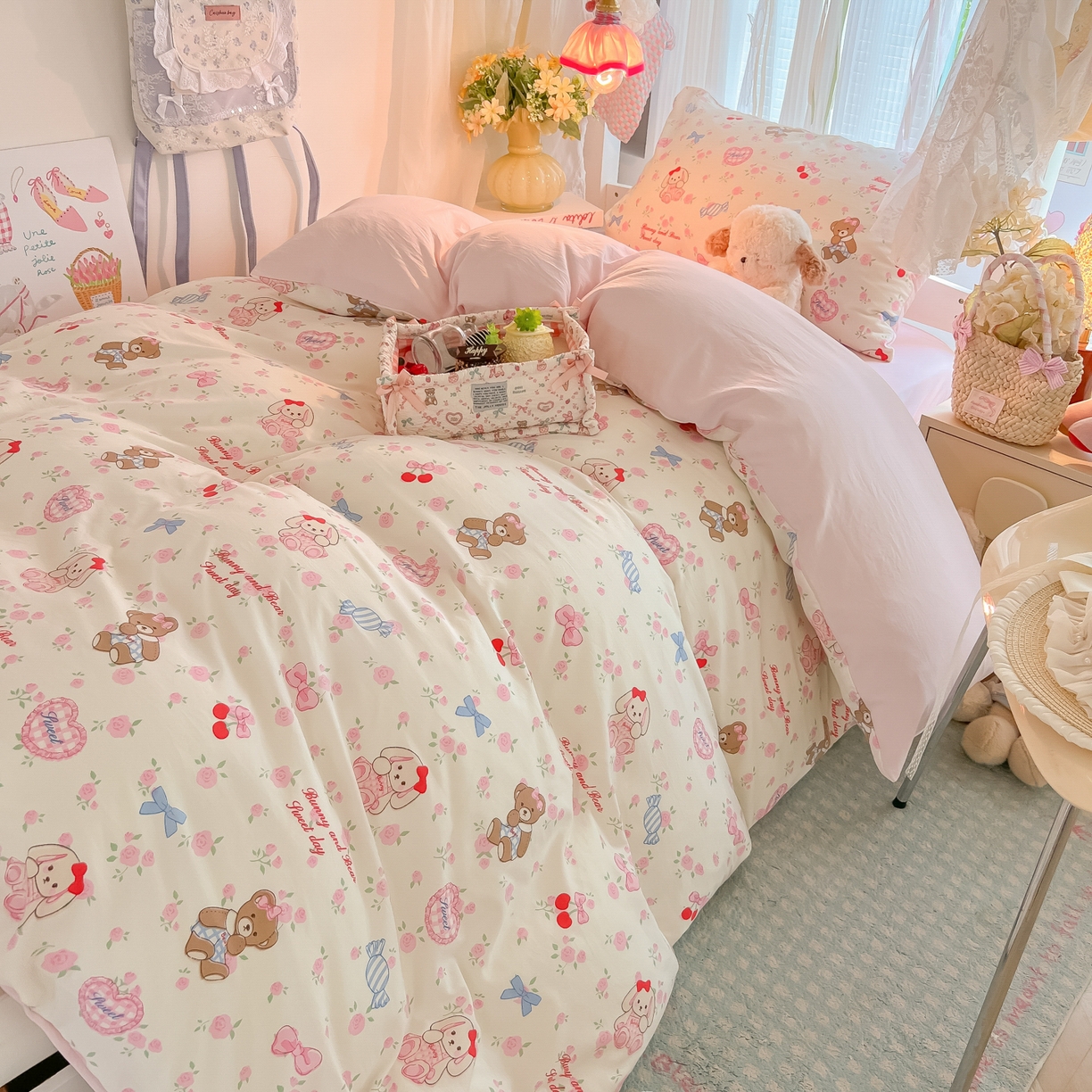 91家纺网 家纺一手货源 找家纺 盼季家纺 2025新款奶油风小清新学生宿舍床上三件套寝室上下铺床单被套床笠三件套 简单款-糖果小熊