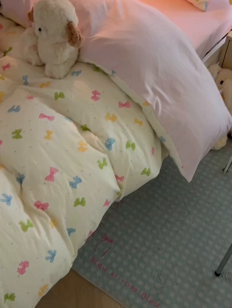 91家纺网 家纺一手货源 找家纺 盼季家纺 2025新款奶油风小清新学生宿舍床上三件套寝室上下铺床单被套床笠三件套 简单款-蝴蝶点点