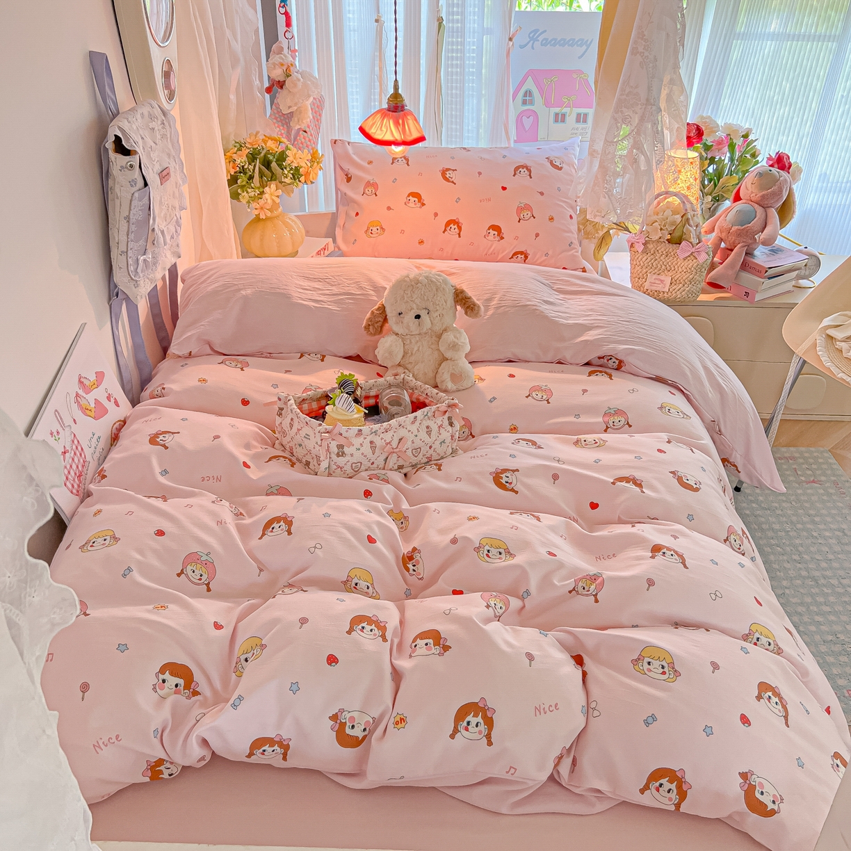 91家纺网 家纺一手货源 找家纺 盼季家纺 2025新款奶油风小清新学生宿舍床上三件套寝室上下铺床单被套床笠三件套 简单款-不二小女孩