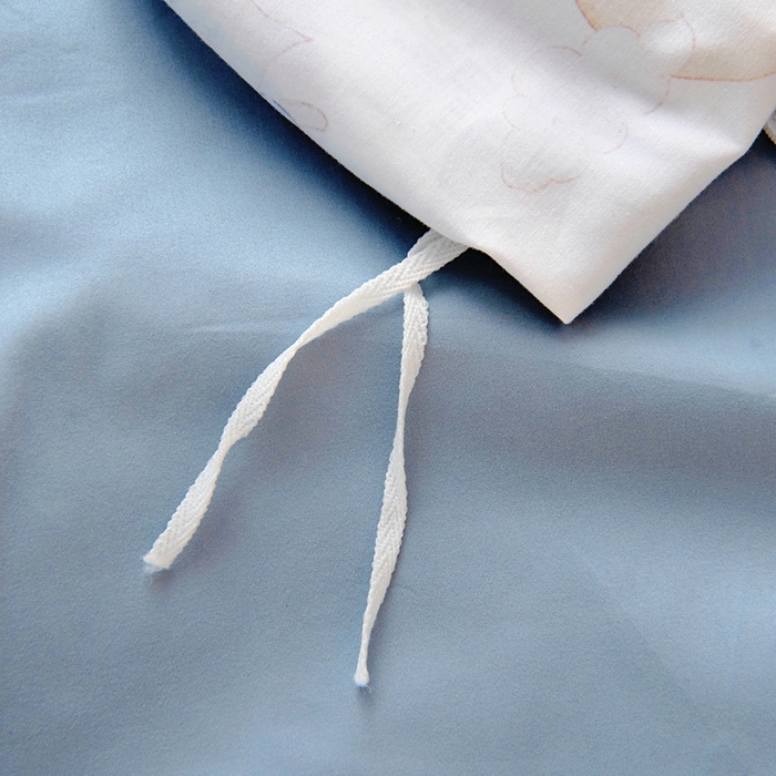 91家纺网 家纺一手货源 找家纺 梵赫 2025新款纯棉A类50*50数码卡通小版婴童套件幼儿园三件套 飞马小王子