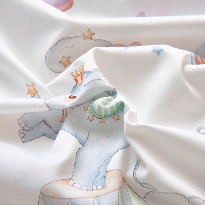 91家纺网 家纺一手货源 找家纺 梵赫 2025新款纯棉A类50*50数码卡通小版婴童套件幼儿园三件套 欢乐小象